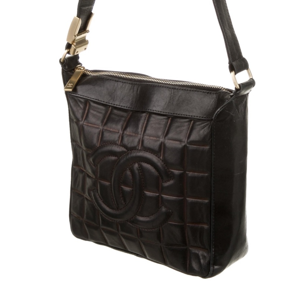 Vintage Chanel Chocolate Bar Shoulder bag Authentic Collectible Kendall Jenner